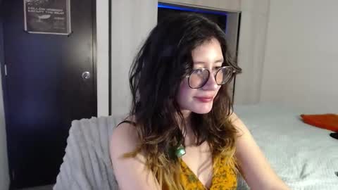 Mariana online show from November 24, 2025, 9:25 pm