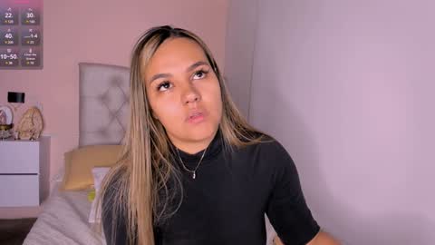 Snapshot of mariana__roe chatting on December 6, 2024, 3:41 am Mariana Roe online show from December 6, 2024, 3:41 am