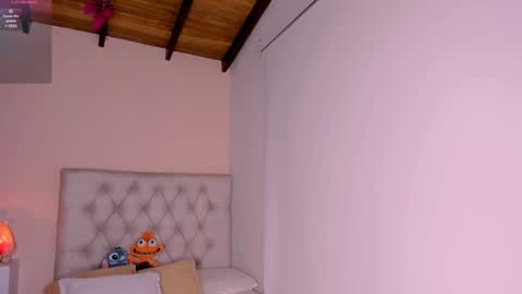 Snapshot of mariana__roe chatting on January 20, 2025, 3:59 am Mariana Roe online show from January 20, 2025, 3:59 am