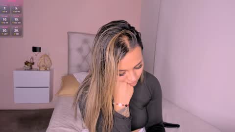 Snapshot of mariana__roe chatting on January 25, 2025, 3:40 am Mariana Roe online show from January 25, 2025, 3:40 am