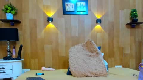 Mariana Angel online show from February 9, 2025, 5:33 pm