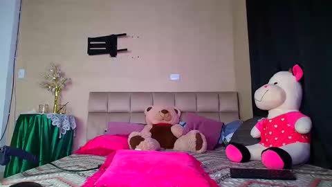 mariana_candyy online show from November 1, 2025, 3:03 pm