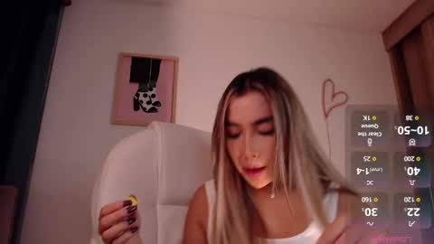 Snapshot of mariana_es chatting on March 12, 2025, 1:03 am Mariana online show from March 12, 2025, 1:03 am