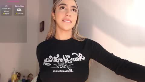 Snapshot of mariana_es chatting on September 25, 2025, 12:14 am Mariana online show from September 25, 2025, 12:14 am