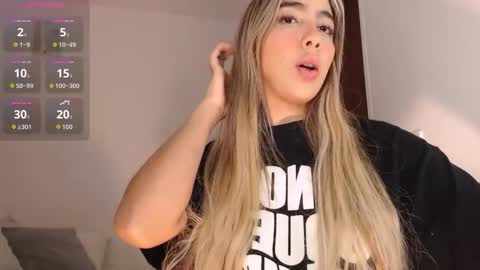 Snapshot of mariana_es chatting on September 26, 2025, 10:03 pm Mariana online show from September 26, 2025, 10:03 pm