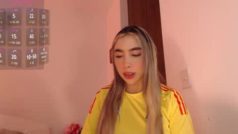 Snapshot of mariana_es chatting on October 5, 2025, 6:06 pm Mariana online show from October 5, 2025, 6:06 pm