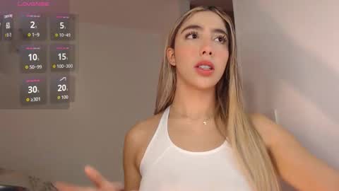 Mariana online show from November 3, 2025, 6:31 pm