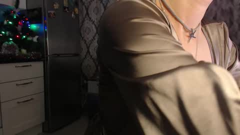 Snapshot of mariana_mur chatting on December 18, 2025, 7:14 am MarianaMur online show from December 18, 2025, 7:14 am