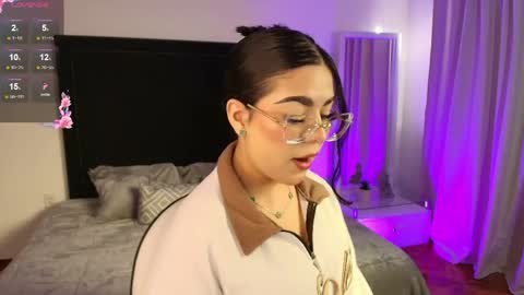 Snapshot of mariana_owen chatting on June 6, 2026, 11:48 am online show from June 6, 2026, 11:48 am