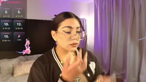 Snapshot of mariana_owen chatting on June 11, 2026, 11:52 am online show from June 11, 2026, 11:52 am