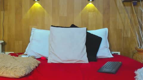 Mariana Angel online show from March 11, 2026, 3:29 pm