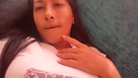 Snapshot of marianaaladejo chatting on October 24, 2025, 4:14 pm marianaaladejo online show from October 24, 2025, 4:14 pm