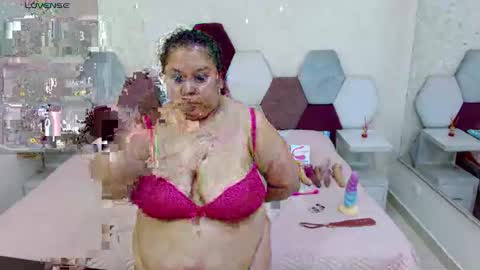 Snapshot of marianabbw_ chatting on November 11, 2025, 6:08 pm mariana online show from November 11, 2025, 6:08 pm