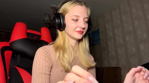 Snapshot of marianelahalbershtam chatting on October 16, 2025, 1:23 pm Crista Crystal online show from October 16, 2025, 1:23 pm