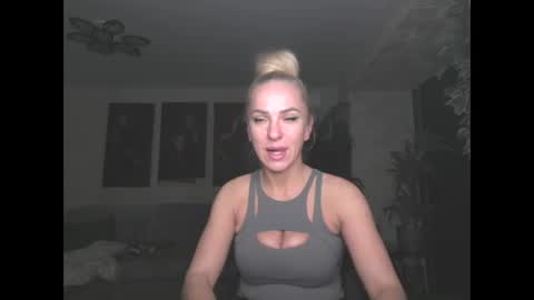 Snapshot of marianna1977 chatting on April 23, 2026, 6:32 pm marianna1977 online show from April 23, 2026, 6:32 pm