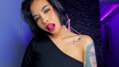 Snapshot of marianne__ chatting on February 6, 2026, 3:55 am M A R I A N E online show from February 6, 2026, 3:55 am