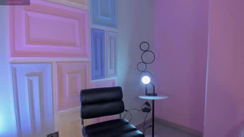 Marianne  online show from November 13, 2025, 8:30 pm