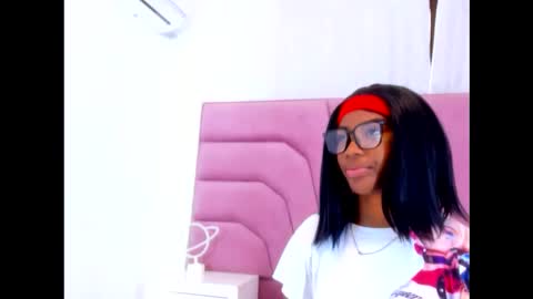 Snapshot of marianrosse chatting on November 3, 2025, 7:48 pm marianrosse online show from November 3, 2025, 7:48 pm