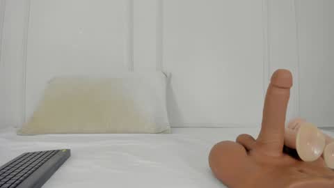 Maria Pettit online show from January 28, 2025, 12:11 pm