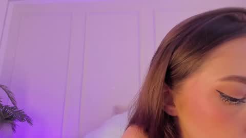 Maria Pettit online show from March 12, 2025, 3:18 pm