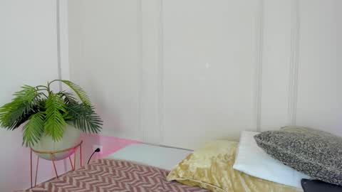 Maria Pettit online show from January 10, 2026, 11:45 am