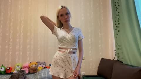 Molly online show from September 13, 2025, 7:19 am