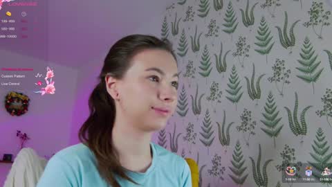 Snapshot of marie_diaze chatting on January 15, 2025, 5:19 am Marie LEAVE YOUR WITH ME online show from January 15, 2025, 5:19 am