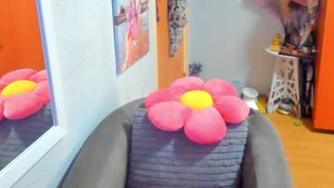 Snapshot of marie_marie03 chatting on February 14, 2025, 8:10 am Marie online show from February 14, 2025, 8:10 am