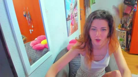 Snapshot of marie_marie03 chatting on March 12, 2025, 8:19 am Marie online show from March 12, 2025, 8:19 am