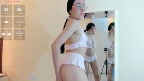 Snapshot of marie_tapner chatting on February 5, 2026, 12:32 pm MARIE online show from February 5, 2026, 12:32 pm