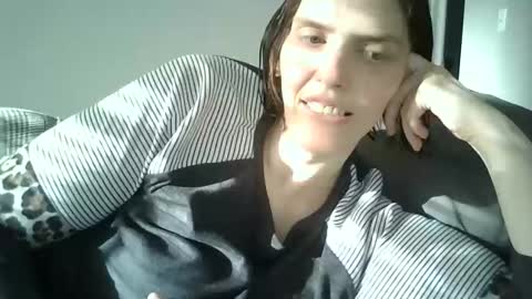 Mariejojo online show from November 16, 2025, 3:06 pm