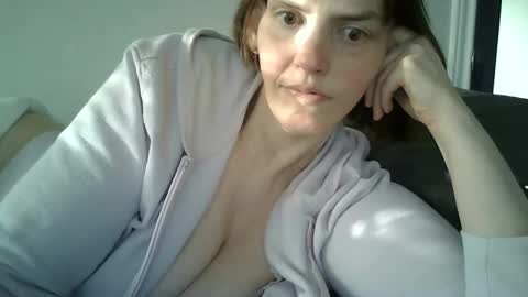 Mariejojo online show from December 2, 2025, 2:56 pm