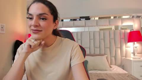 mariiahneedles online show from October 23, 2025, 12:32 am