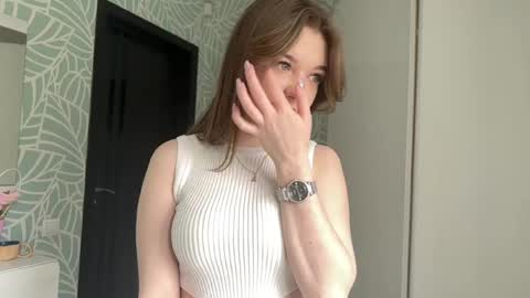 Snapshot of marilynie chatting on May 26, 2026, 5:47 am Sally 3 online show from May 26, 2026, 5:47 am