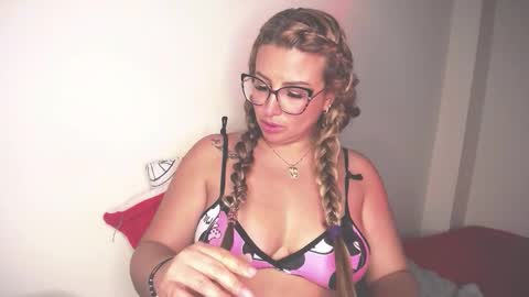 Marilyn Leon online show from November 12, 2025, 1:50 am