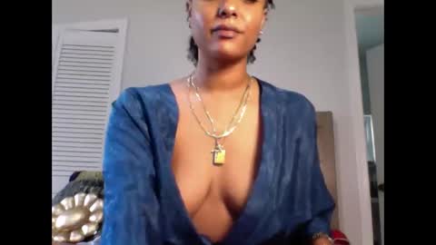 marinagoddess online show from November 20, 2025, 4:40 pm