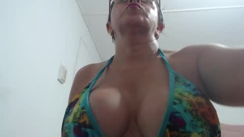 mariska_69 online show from April 2, 2026, 12:30 am