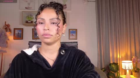 marivimichel_s online show from April 17, 2026, 9:56 am