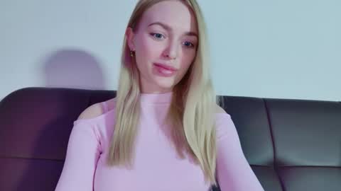 Snapshot of mariwell chatting on May 31, 2026, 7:37 pm mariwell online show from May 31, 2026, 7:37 pm
