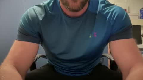 mark9222222 online show from May 6, 2026, 7:41 pm