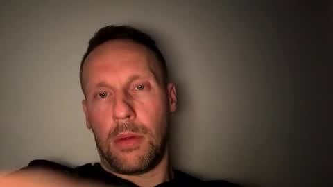 Mark online show from November 20, 2025, 9:58 pm