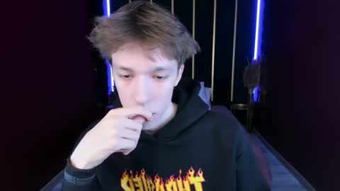 Mark online show from December 16, 2025, 8:58 pm