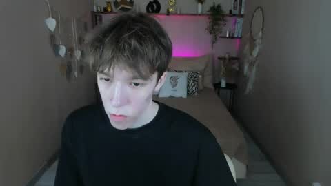 Mark online show from June 5, 2026, 8:42 am