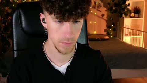 mark_caron online show from April 6, 2026, 1:03 am