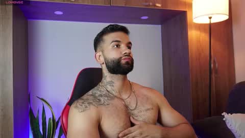 Mark online show from November 26, 2025, 11:39 pm