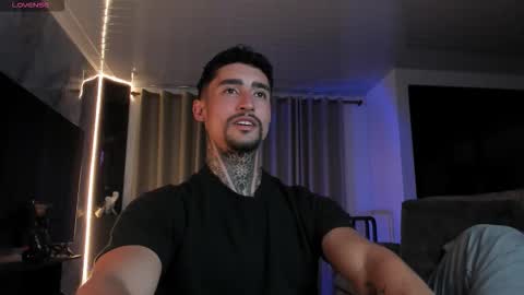 Snapshot of mark_kamper chatting on October 31, 2025, 12:33 am mark kamper online show from October 31, 2025, 12:33 am