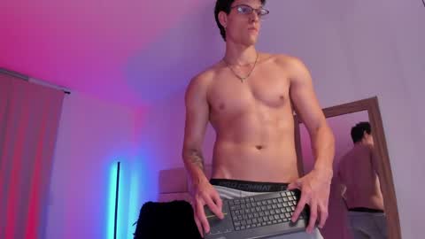 troy online show from March 28, 2026, 2:22 am