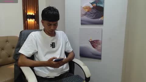 Snapshot of markbowie chatting on October 4, 2025, 4:32 am markbowie online show from October 4, 2025, 4:32 am