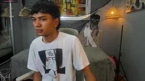 Snapshot of markbowie chatting on October 19, 2025, 12:39 pm markbowie online show from October 19, 2025, 12:39 pm