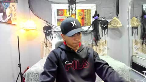 Snapshot of markbowie chatting on October 20, 2025, 12:38 pm markbowie online show from October 20, 2025, 12:38 pm